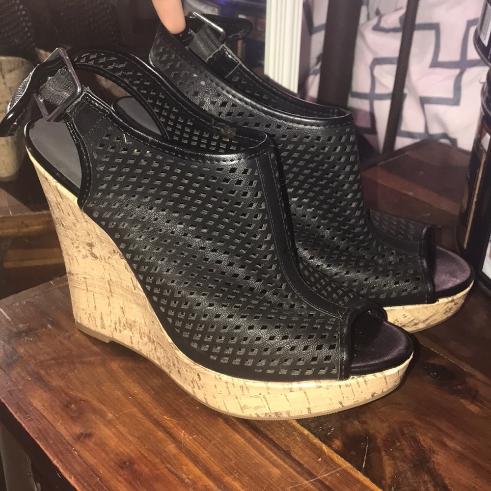 Black Wedges